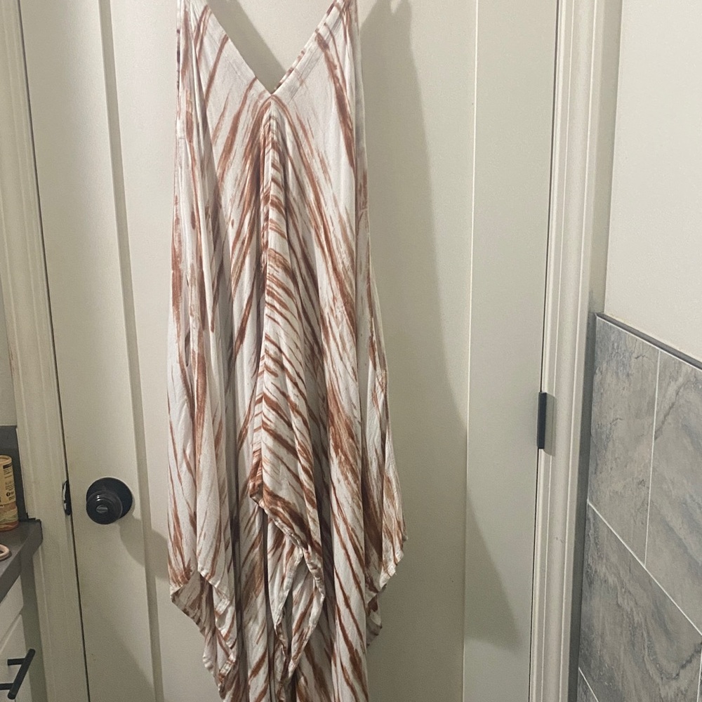 Striped V-Neck Maxi Dress in Cream and Rust with pockets worn once